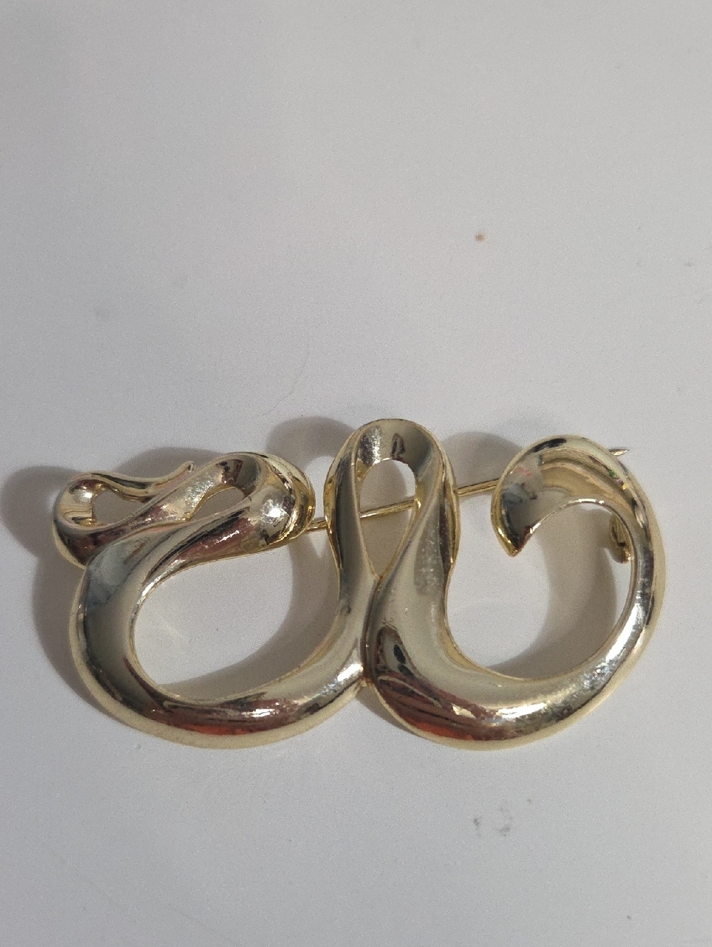 Vintage AJC Signed Gold Tone Abstract Ribbon Swirl Bow Brooch Pin.